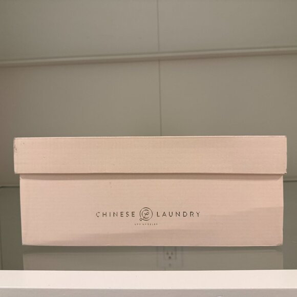 Suede taupe brand new knee high boots Chinese Laundry 7.5 - Picture 9 of 9